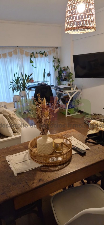 DEPARTAMENTO DOS AMBIENTES CON COCHERA