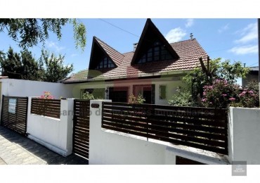 VENTA CASA 4 DORMITORIOS Y DEPARTAMENTO DOS AMBIENTES BARRIO ZACAGNINI